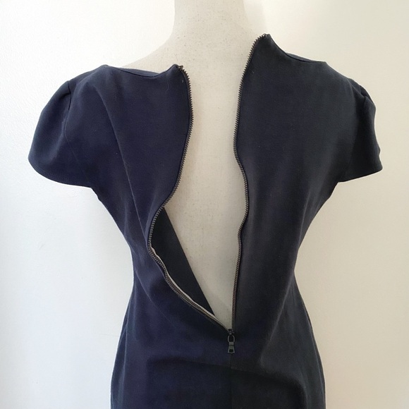 ALICE + OLIVIA EMPLOYED NAVY SHORT SLEEVE SHIFT MINI DRESS - 12 - Picture 5 of 9